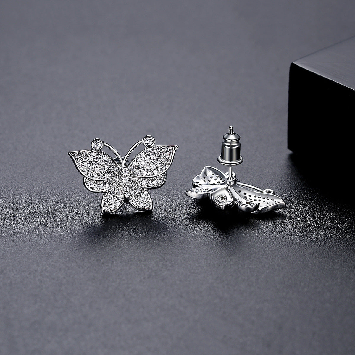 Papillonne Élégance Küpe